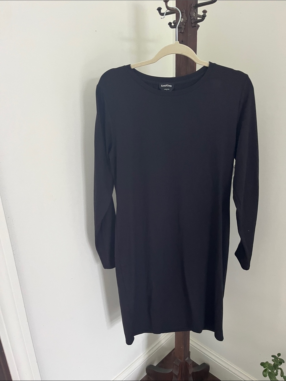 bebe Black Long-Sleeve Crewneck Shift Dress